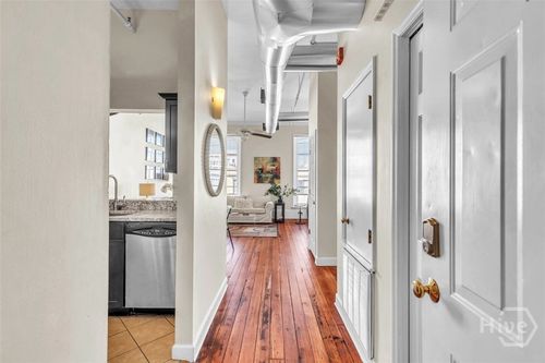 apt-302-105 Whitaker St, Savannah, GA, 31401-3386 | Card Image