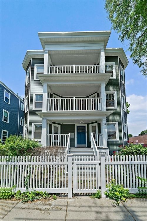 apt-3-32 Gibson St, Boston, MA, 02122-3432 | Card Image
