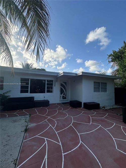 16030 Miami Dr, North Miami Beach, FL, 33162-4627 | Card Image