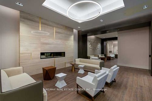 2423-9000 Jane St, Concord, ON, L4K0M6 | Card Image