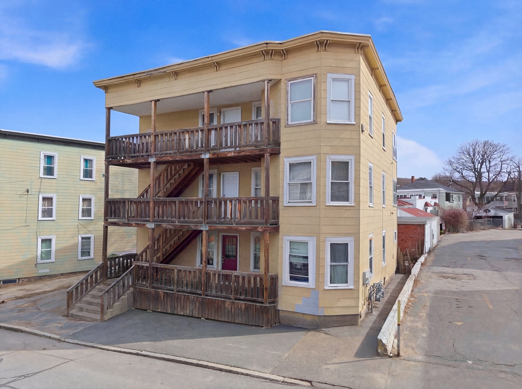 Residential Income in Fitchburg
