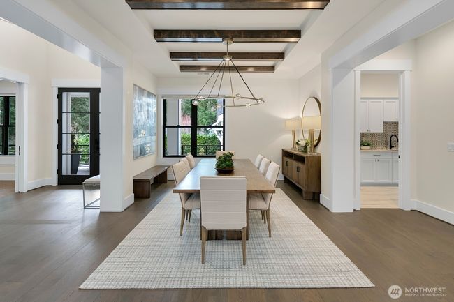 10906 Se 28 Th St, House other with 5 bedrooms, 5 bathrooms and 3 parking in Bellevue WA | Image 7