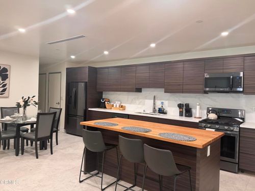 310-6735 Yucca St, Los Angeles, CA, 90028 | Card Image