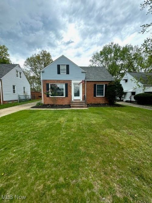 22322 Westwood Rd, Fairview Park, OH, 44126-1053 | Card Image