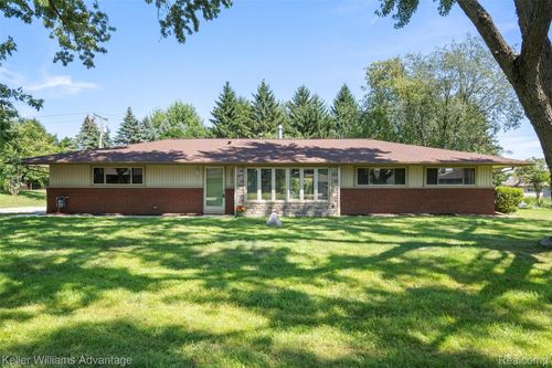 24826 Joseph, Novi, MI, 48375-2828 | Card Image