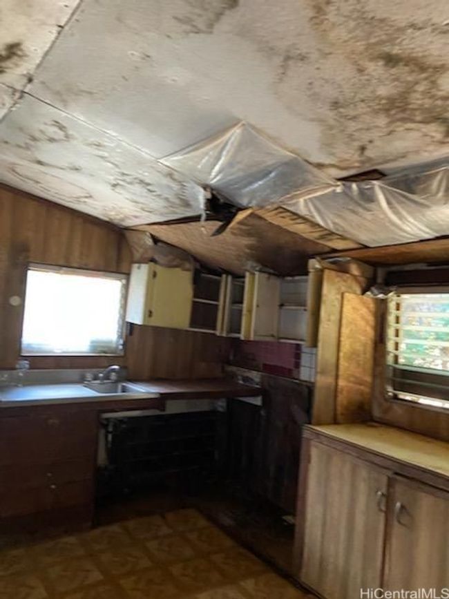 Dwelling is a complete rehab/tear-down. Sale is for land value only. | Image 12