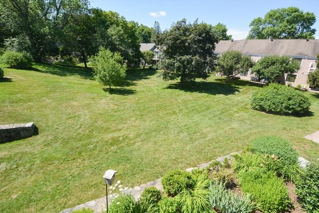 UNIT-4 - 8 Concord Greene, Condo with 2 bedrooms, 2 bathrooms and 1 parking in Concord MA | Image 25