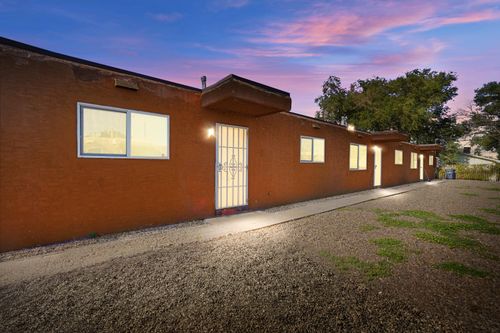 325 Tennessee St Ne, Albuquerque, NM, 87108-5838 | Card Image