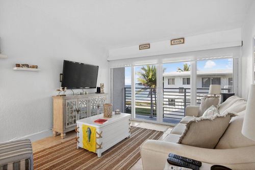 19c-1043 Hillsboro Mile, Hillsboro Beach, FL, 33062-2153 | Card Image