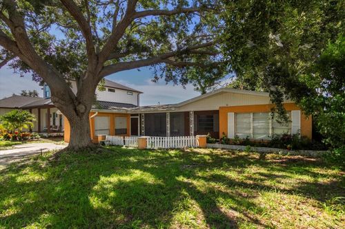 2317 Grove St, SARASOTA, FL, 34239-4626 | Card Image