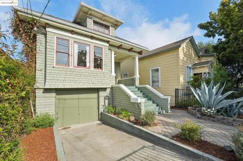 2002 Chestnut St, Oakland, CA, 94607-2820 | Card Image