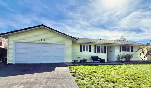 3879 Coronado Way, Klamath Falls, OR, 97603-7610 | Card Image