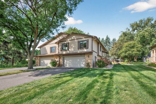 4221 Thornhill Ln, Vadnais Heights, MN, 55127-7822 | Card Image
