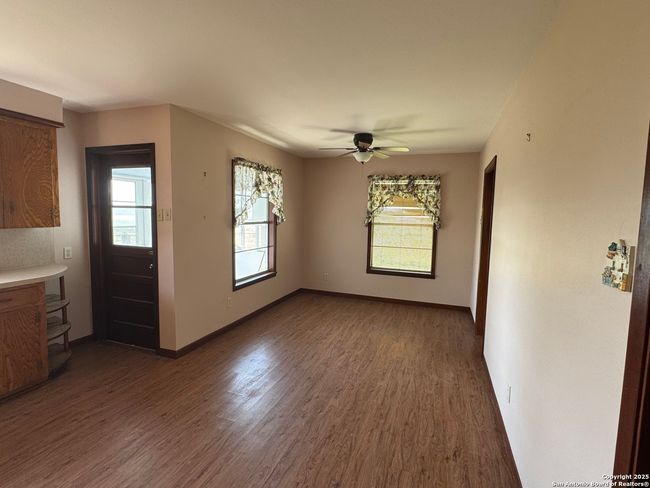 3810 S US-181 N Sunset Strip St, House other with 3 bedrooms, 1 bathrooms and null parking in Kenedy TX | Image 5