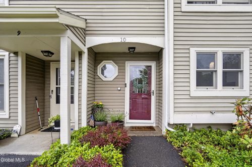 10 Redcoat Court, Halfmoon, NY, 12065 | Card Image
