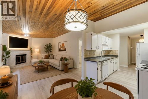 209-240 Mcintosh Rd, Kelowna, BC, V1X2C4 | Card Image