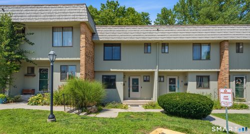 40-40 Chestnut Ct, Cromwell, CT, 06416-1782 | Card Image
