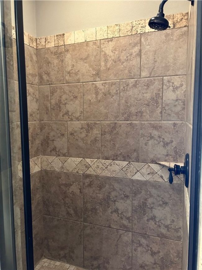 Primary bath | Image 33