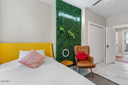 313 S Cutler St, Greeneville, TN, 37743-0829 | Card Image