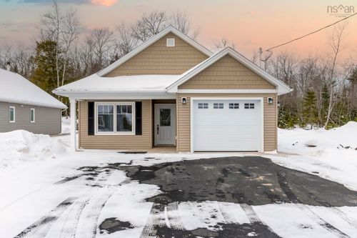 44 Amelia Ave, Stewiacke, NS, B0N2J0 | Card Image