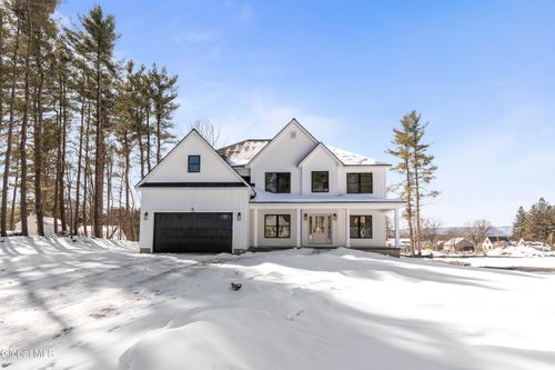 223 Pinewood Dr, Schenectady, NY, 12303-5634 | Card Image