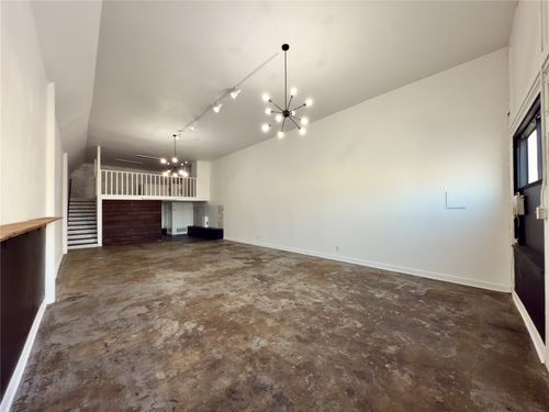 2009-2007 S Ervay St, Dallas, TX, 75215-2182 | Card Image