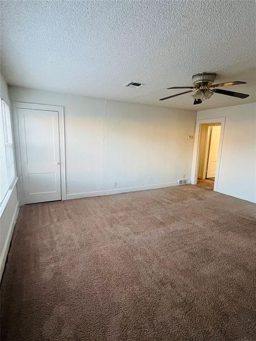 1926 N Market Ave, Shawnee, OK, 74804-3634 | Card Image