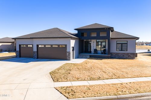 4121 Britannic Ln, Bismarck, ND, 58504-9012 | Card Image