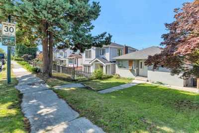 5755 Dumfries St, House other with 4 bedrooms, 2 bathrooms and 1 parking in Vancouver BC | Image 2