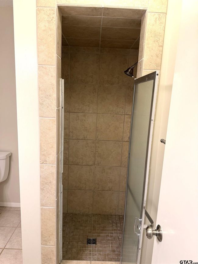 13675 Maple Dr, House other with 3 bedrooms, 2 bathrooms and null parking in Tyler TX | Image 24