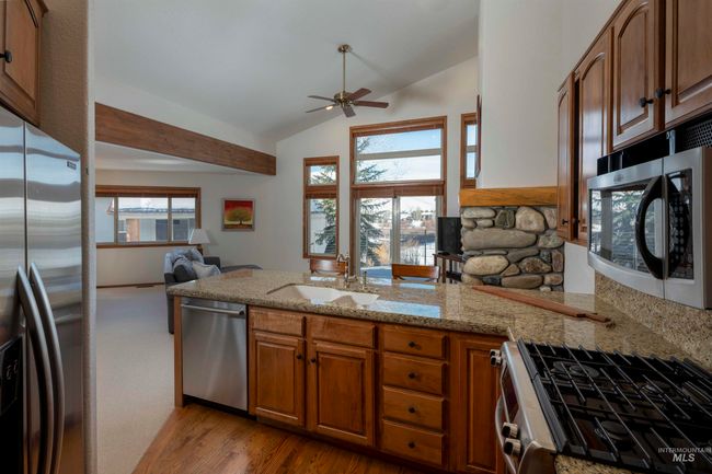 732 Morning Star Rd, Townhouse with 3 bedrooms, 4 bathrooms and 2 parking in Sun Valley ID | Image 8