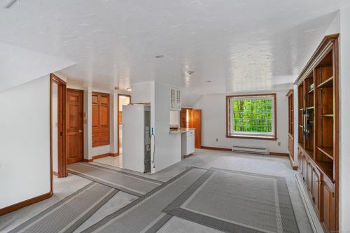86 Gallows Hill Rd, Redding, CT, 06896-1409 | Card Image