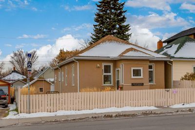 807 21 Ave Se, House detached with 4 bedrooms, 1 bathrooms and 2 parking in Calgary AB | Image 1