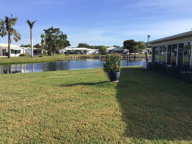 1002 Pussywillow Ln, House other with 2 bedrooms, 2 bathrooms and null parking in Bradenton FL | Image 4