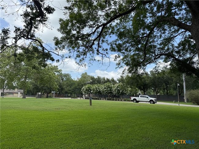 114 Cypress Way, House other with 4 bedrooms, 5 bathrooms and null parking in Mcqueeney TX | Image 4