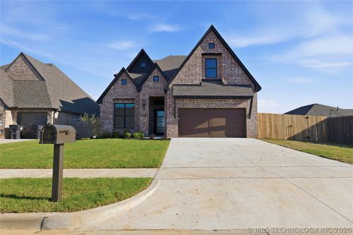 610 E 149th St S, Glenpool, OK, 74033-4464 | Card Image