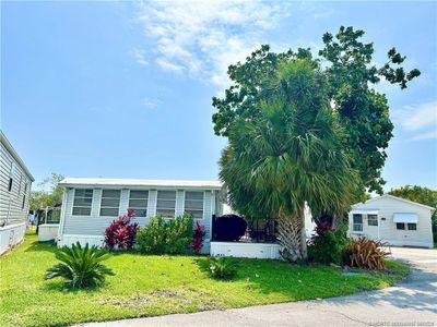 205 Nettles Boulevard, House other with 2 bedrooms, 1 bathrooms and 2 parking in Jensen Beach FL | Image 1