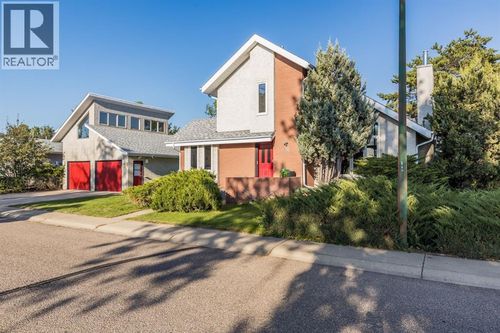 63 Palliser Way Ne, Medicine Hat, AB, T1C1R5 | Card Image