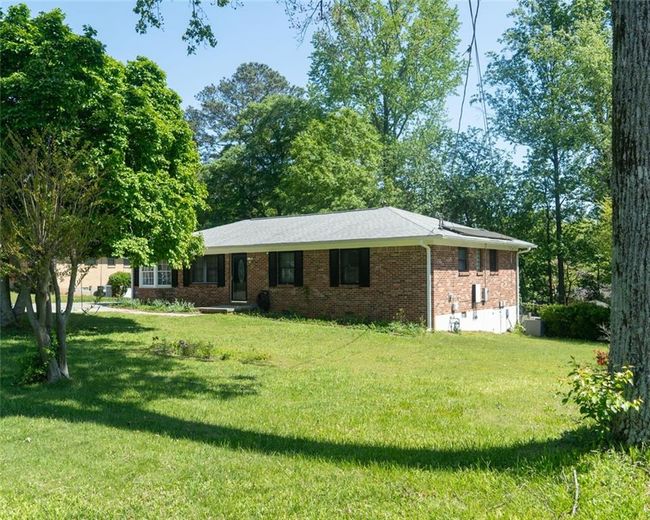 724 Camelot Way, House other with 3 bedrooms, 2 bathrooms and null parking in Norcross GA | Image 22