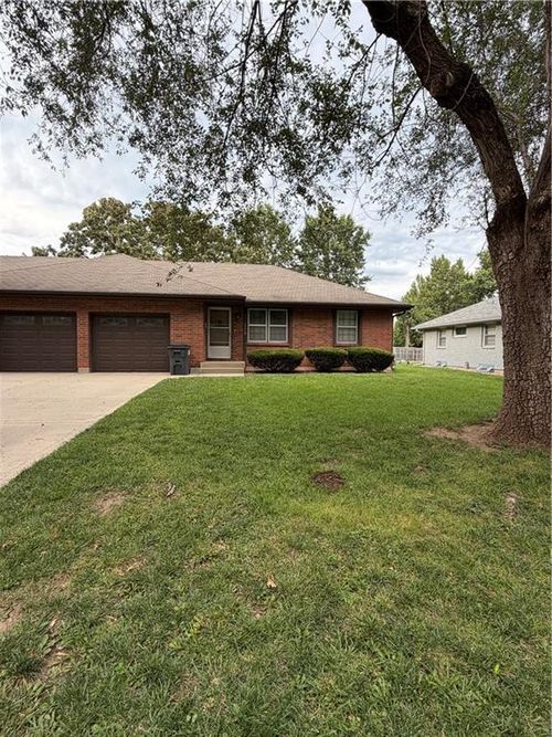 1005 Nw Mock Ave, Blue Springs, MO, 64015-3017 | Card Image