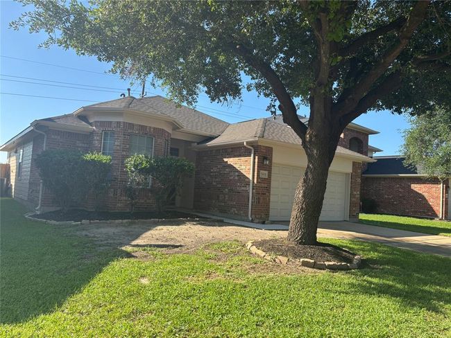 7415 Bering Landing Dr, House other with 3 bedrooms, 2 bathrooms and 2 parking in Cypress TX | Image 6