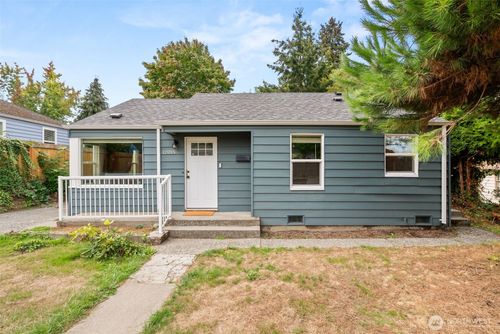 12015 69th Avenue S, Seattle, WA, 98178 | Card Image