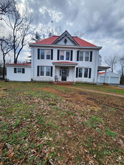 221 Virginia St, Kenbridge, VA, 23944-2015 | Card Image