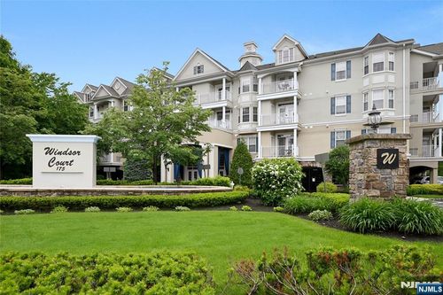 175 Rochelle Ave, Rochelle Park, NJ, 07662-4107 | Card Image