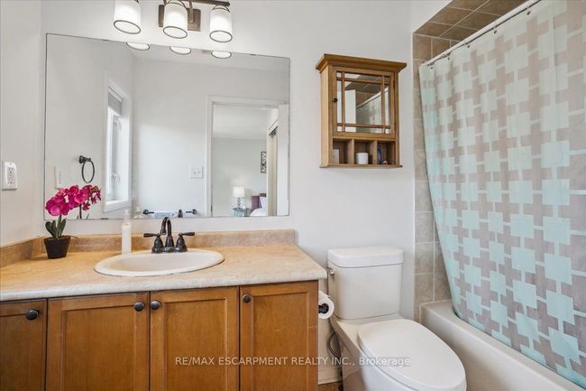 2403 Emerson Dr, House attached with 3 bedrooms, 4 bathrooms and 1 parking in Burlington ON | Image 23