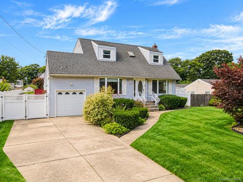 616 Pat Drive, Islip, NY, 11795 | Card Image