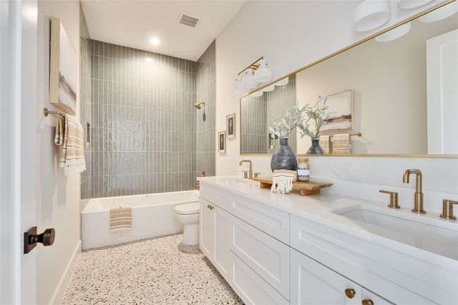 B - 1937 E 38 Th 1/2 St, Townhouse with 4 bedrooms, 4 bathrooms and null parking in Austin TX | Image 17
