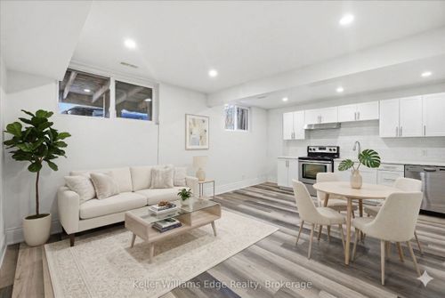 4-220 Caroline St S, Hamilton, ON, L8P3L4 | Card Image