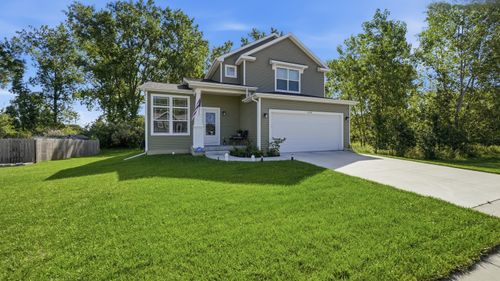 1530 Thimbleberry Ln, Holt, MI, 48842-2064 | Card Image