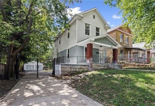3621 Lexington Ave, Kansas City, MO, 64124-2049 | Card Image